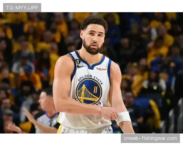 勇士主场为汤普森举办致敬仪式，表彰其效力球队十三载贡献