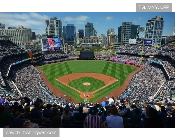 球迷因向场内投掷杂物干扰比赛,遭终身禁止进入MLB球场